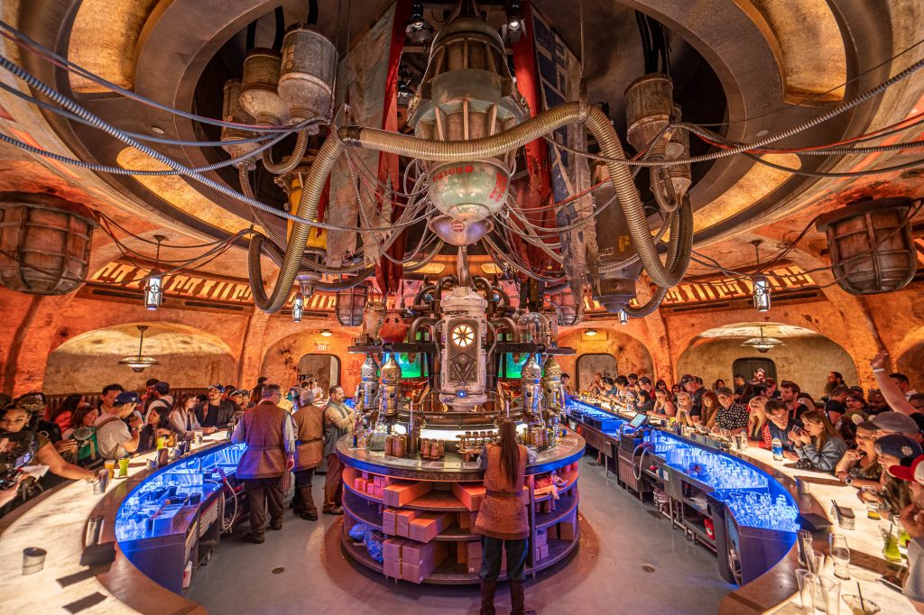 ogas-cantina-review-interior-1-1024x682